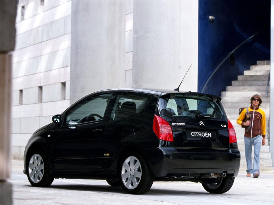  Citroen C2 VTR 2003 года  (фото 9 из 16)